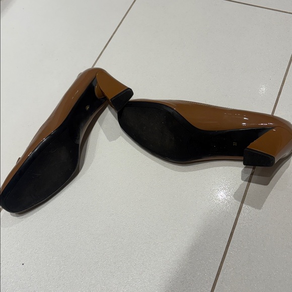 Original Prada shoes, Tan lustrous, size 37 - Picture 4 of 5